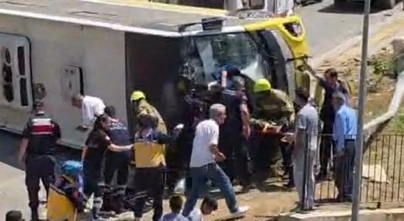 İnegöl'de halk otobüsü devrildi: 1 yaralı