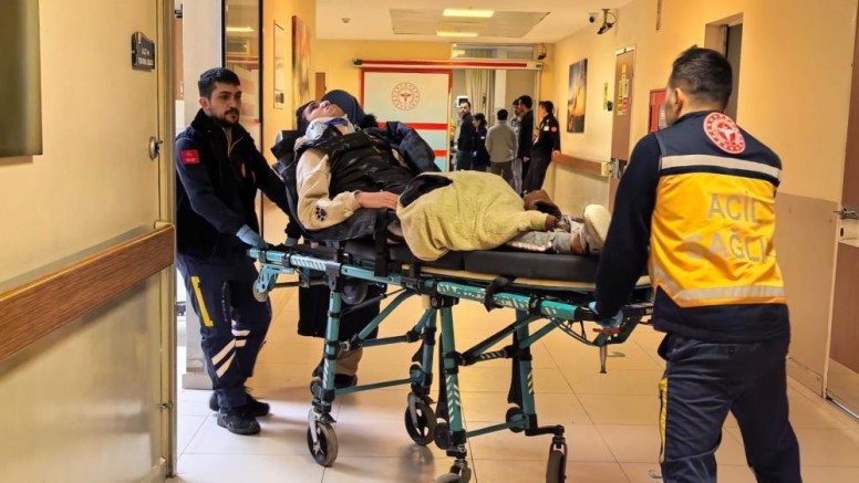 İnegöl'de kazada baba ve oğlu yaralandı