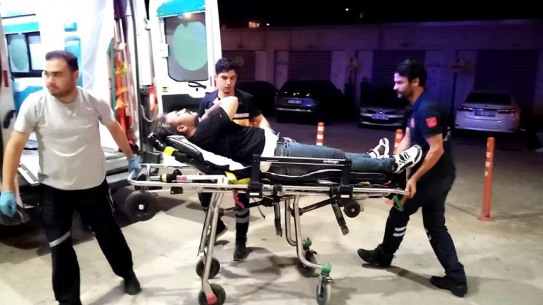 İnegöl'de parkta bıçaklı kavga: 3 yaralı