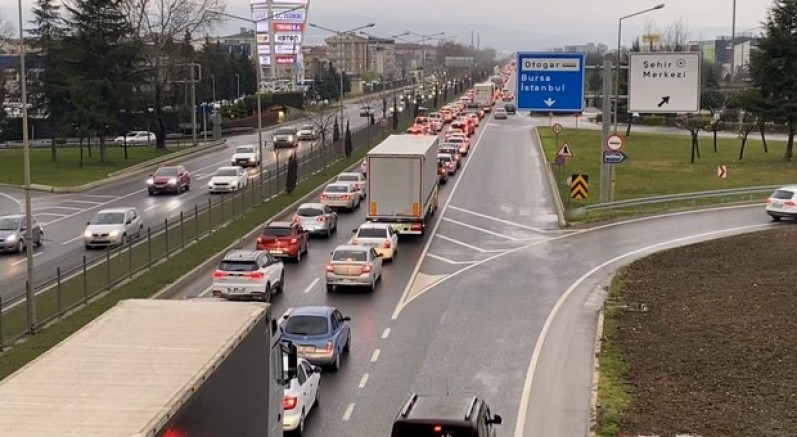 İnegöl’de trafik durma noktasına geldi