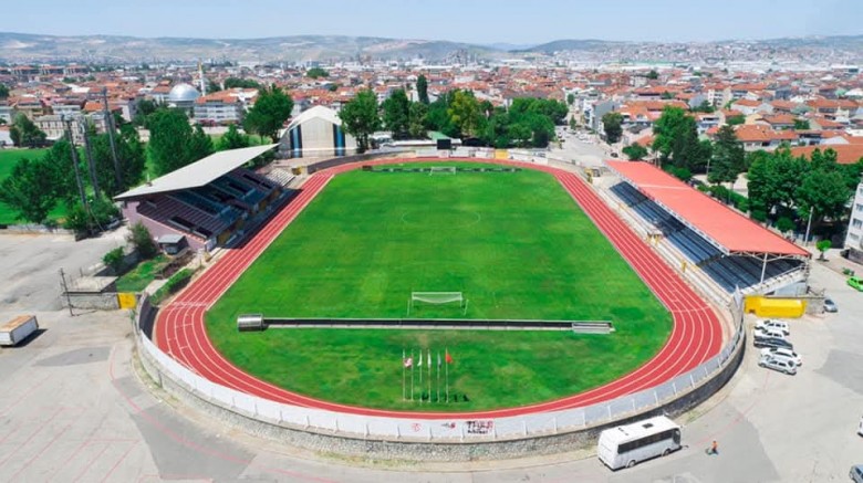 İnegöl İlçe Stadyumu bakıma girdi