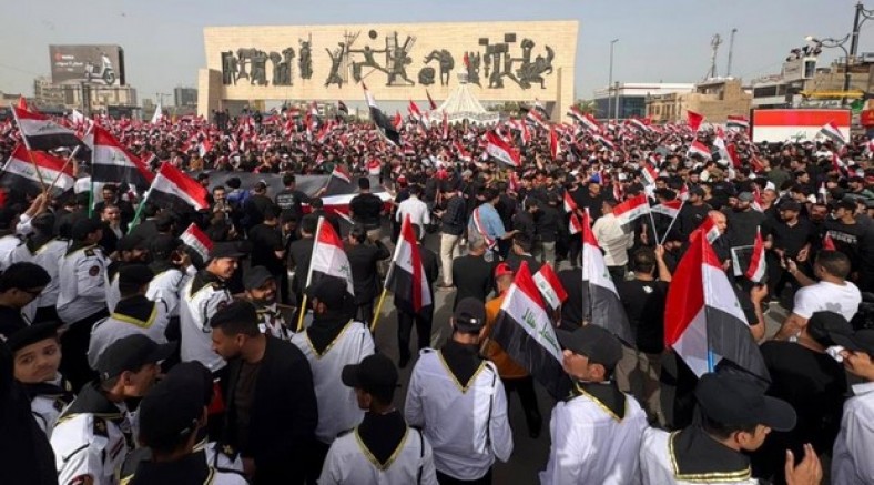 Irak'ta 12 kentte ABD ve İsrail'e yönelik protestolar