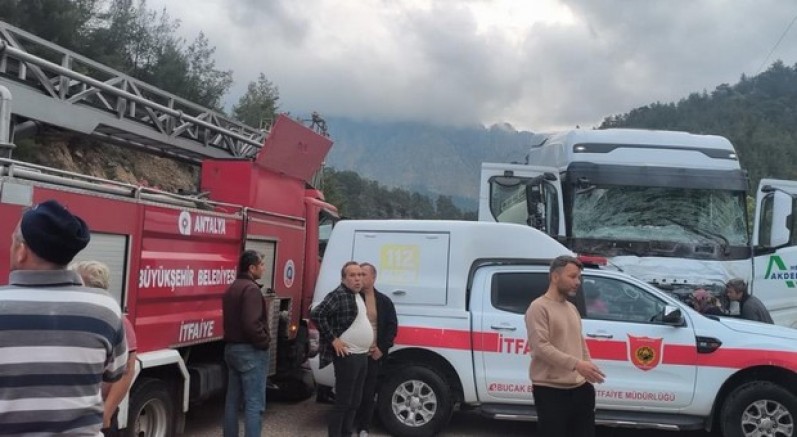 Isparta-Antalya karayolunda kaza: 7 ölü