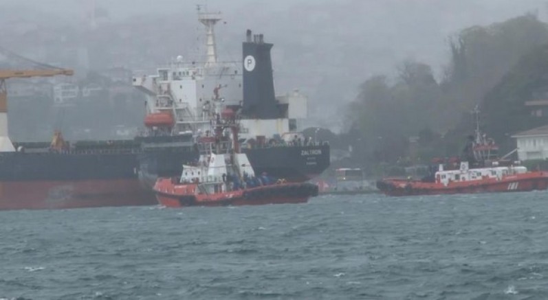 İstanbul Boğazı'nda arıza yapan gemi kurtarıldı