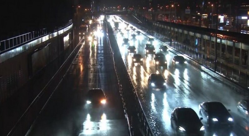İstanbul’da sağanak yağış etkili oldu