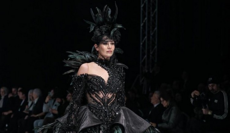 İzmir'de moda rüzgarı esmeye devam ediyor