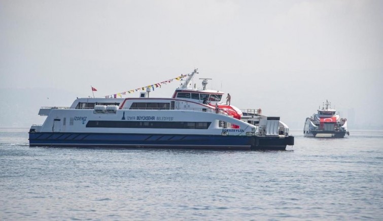 İzmir'de vapur seferleri iptal edildi