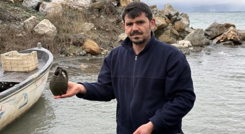 İznik Gölü'nde balıkçıların ağına küp takıldı