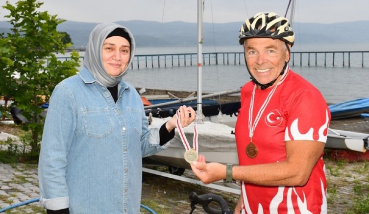 İZNİK’TE ANLAMLI TRİATLON
