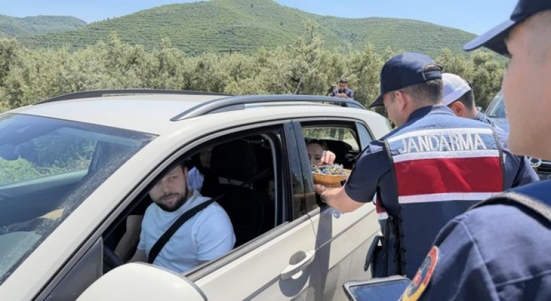 Jandarmadan ceza yerine çikolata