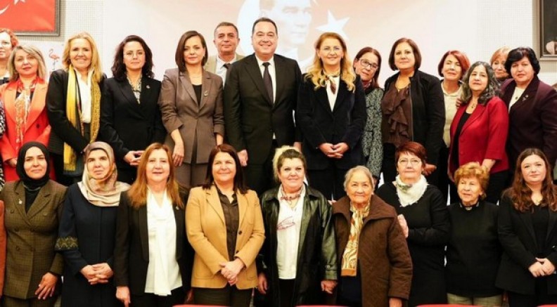 Kadın belediye başkanları Manisa'da buluştu