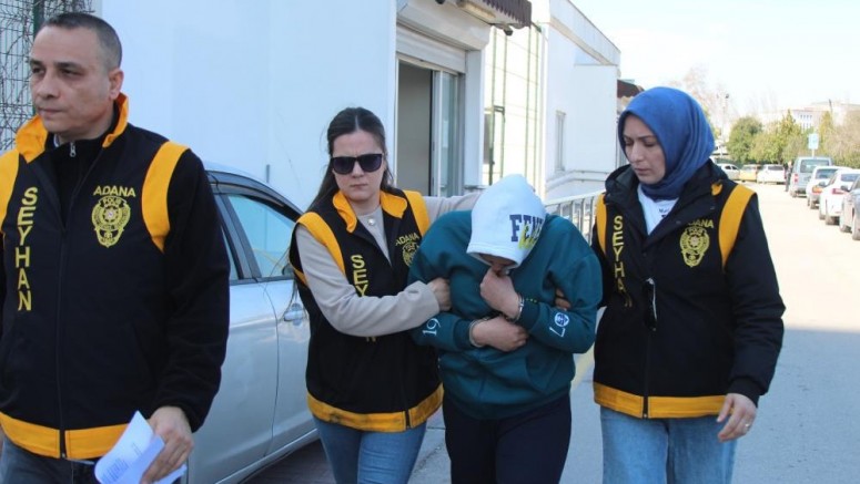 Kadın kocasını bıçakladı