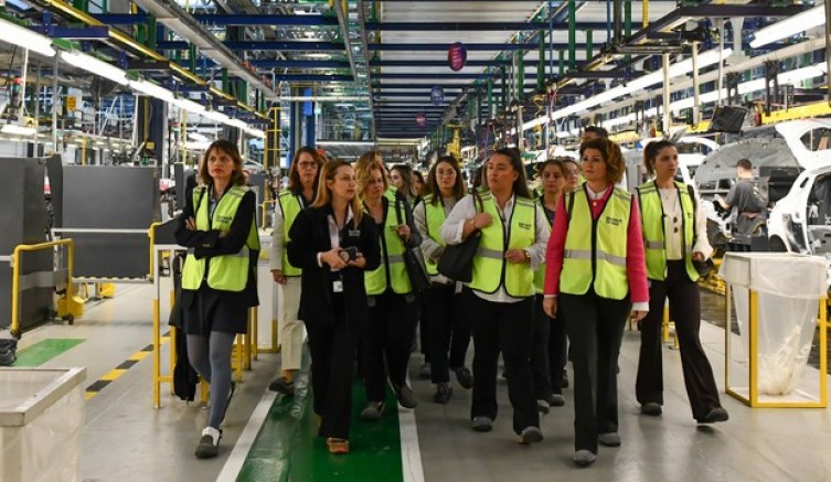 Kadının Güçlenmesi Bursa Platformu üyeleri, OYAK RENAULT’da buluştu