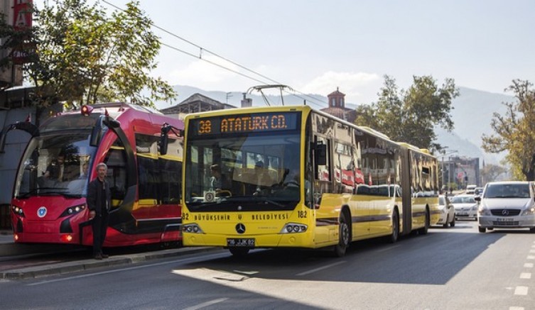 Kadınlara ulaşım ücretsiz