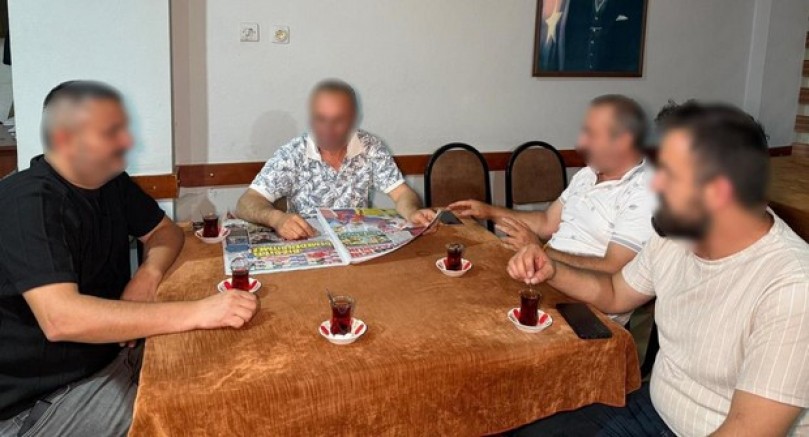 Kahvehanede çok zaman geçirmek boşanma sebebi