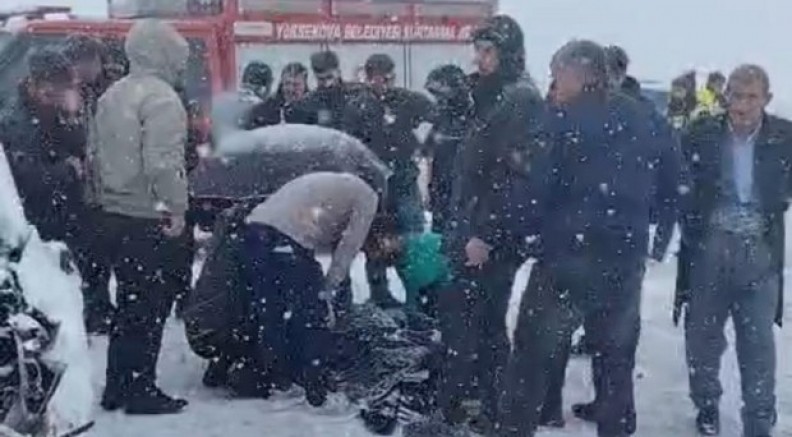 Kamyonetler çarpıştı: 1 kişi hayatını kaybetti