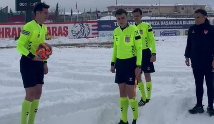 Kar nedeniyle maç ertelendi
