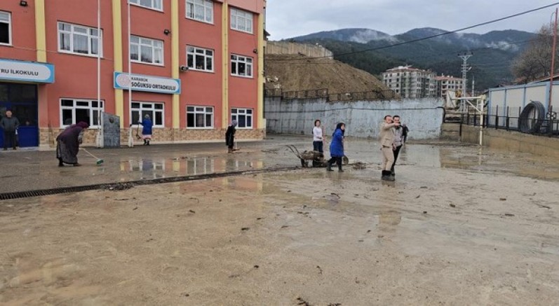 Karabük’te dereler taştı