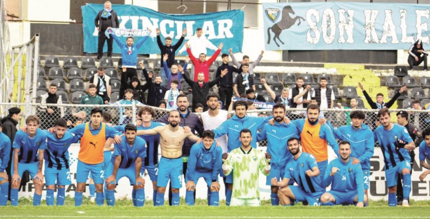 Karacabey Belediyespor'un keyfine diyecek yok