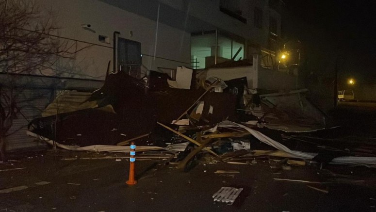Karaman'da fırtına hayatı olumsuz etkiledi