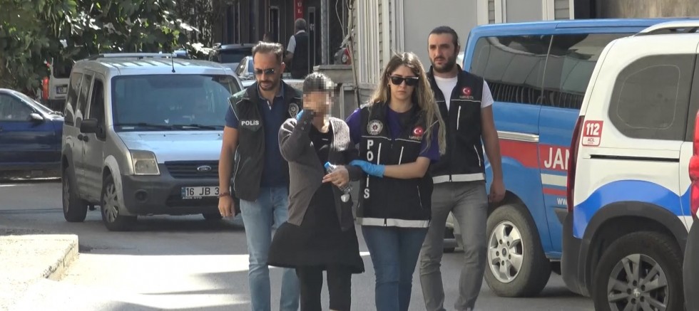 Karnı burnunda torbacı tutuklandı