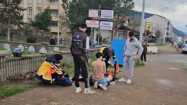 Kastamonu’da motosiklet ile otomobil çarpıştı: 2 yaralı