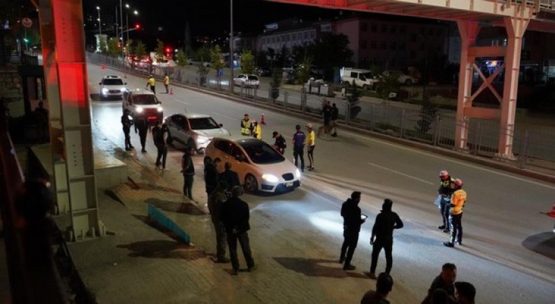 Kayıp genç kız için kent ayağa kalktı