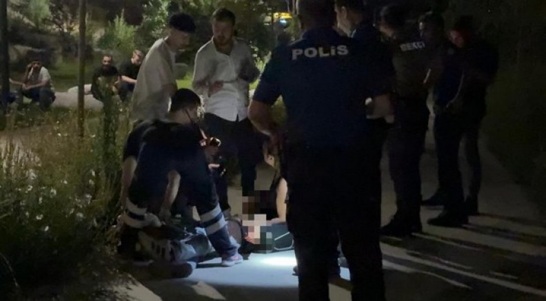 Kayseri'de parkta bıçaklı kavga: 1’i ağır, 3 yaralı