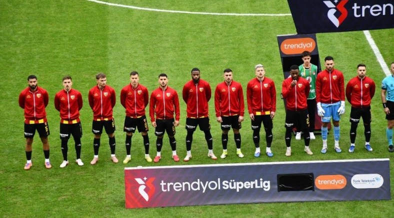 Kayserispor 28 kişilik kadrosunu TFF'ye bildirdi