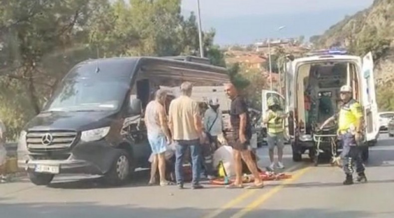 Kazada araçtan yola savrulan genç hayatını kaybetti
