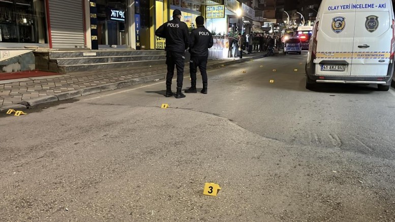 Kebapçıya kurşun yağdırdılar: 2 yaralı