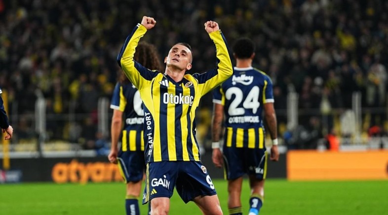 Kerem, sarı-lacivertli formayla 8. golüne ulaştı