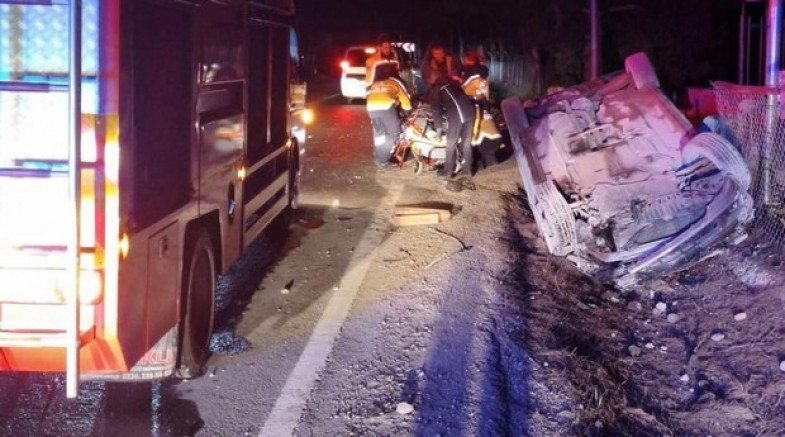 Keşan'da takla atan otomobilde 5 kişi yaralandı