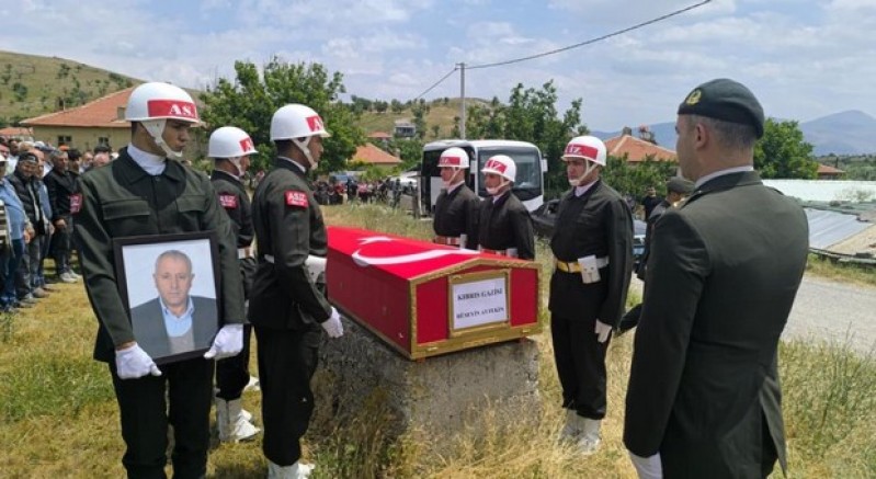 Kıbrıs gazisi son yolculuğuna uğurlandı