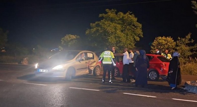 Kilis'te iki otomobil çarpıştı: 4 yaralı
