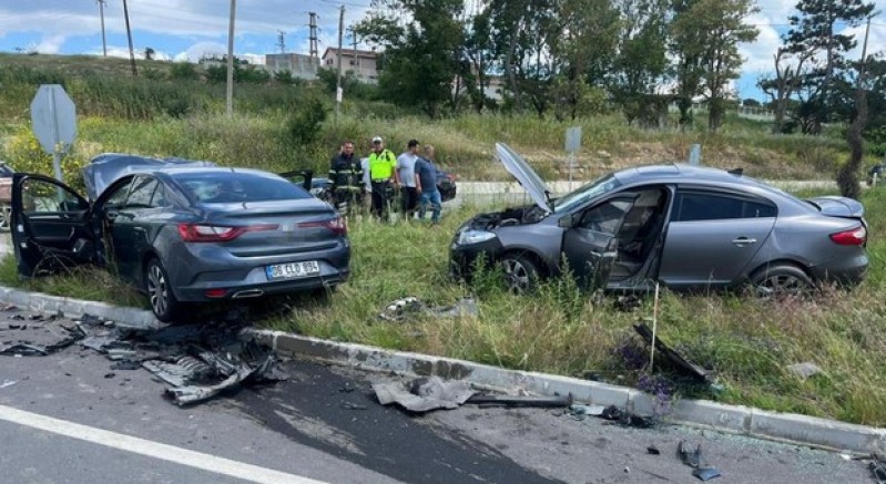 Kırklareli'nde iki otomobil çarpıştı: 6 yaralı