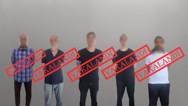 Kırmızı bültenle aranan 5 kişi yakalanarak Türkiye'ye getirildi