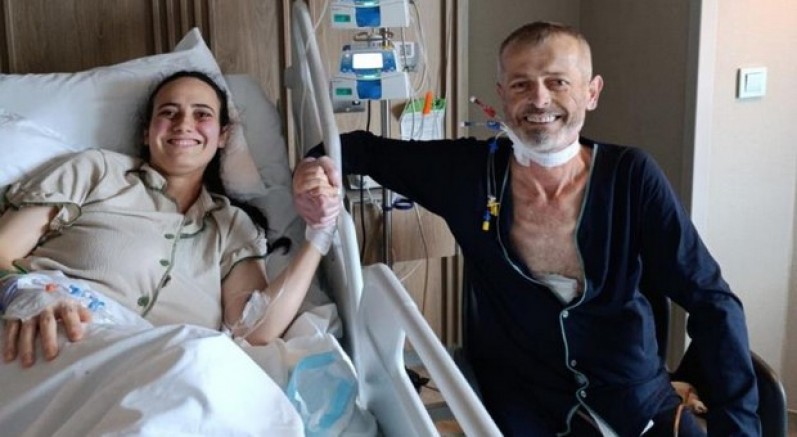 Kızının karaciğeri ile hayata tutundu