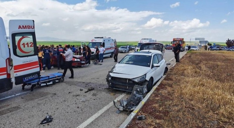 Konya’da 2 otomobil çarpıştı: 5 yaralı
