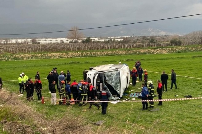 Korkunç olay; Öğrenciler kaza yaptı: 2 ölü, 26 yaralı