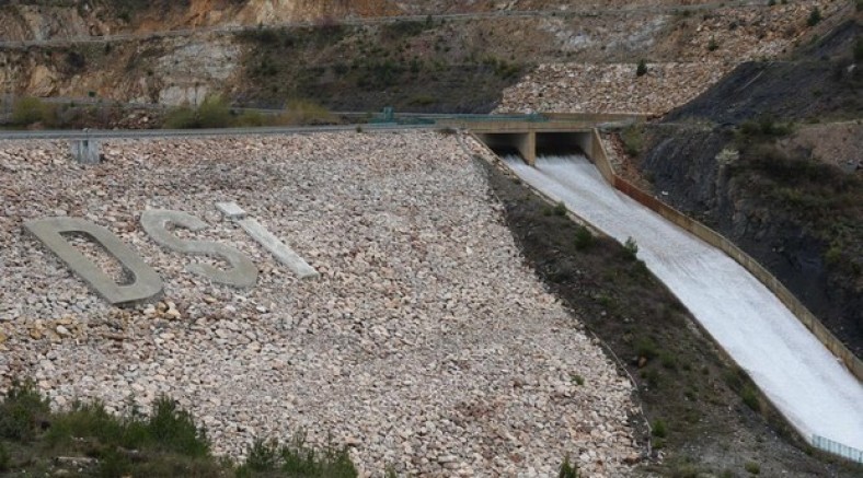 Kozağaç Barajı'nda su tahliyesine başlandı