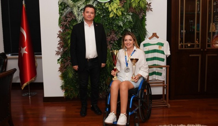 Kübra, Avrupa’da destan yazdı