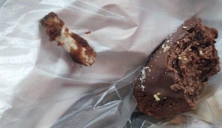 Kurabiyeden sigara izmariti çıktı