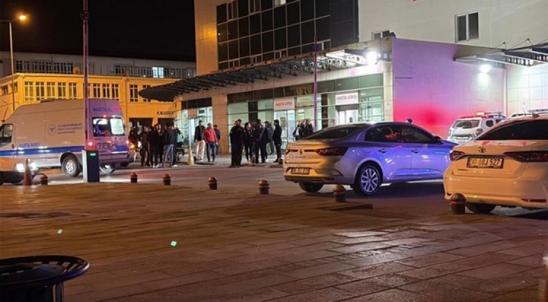 Laf atma’ meselesinde kan aktı: 4 yaralı