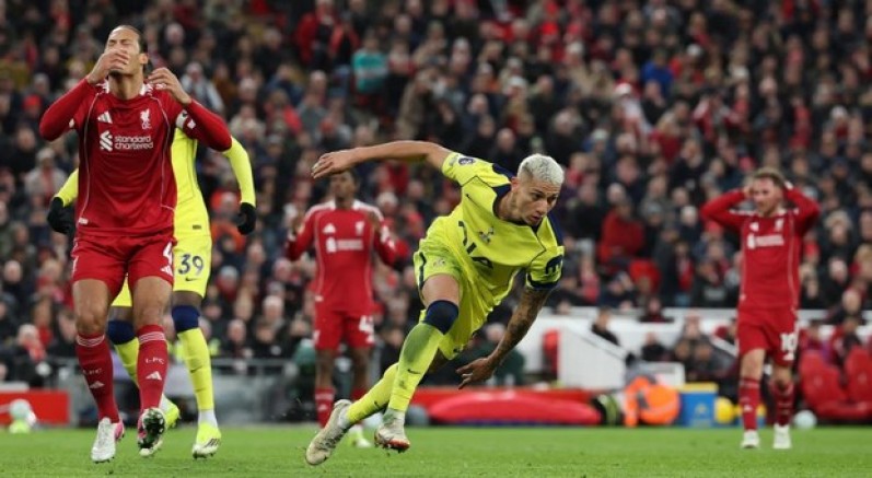 Liverpool, Tottenham'a son dakikada takıldı