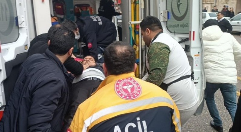 Lokantayı basıp kardeşini vurdu