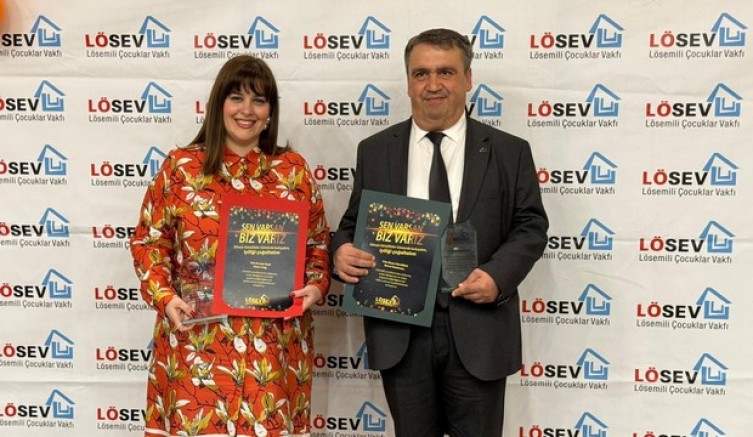 LÖSEV Yılın Basın Gönüllüsü Ödülü
