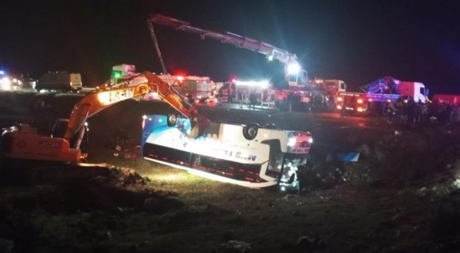 Malatya'da yolcu otobüsü devrildi: 4 ölü, çok sayıda yaralı