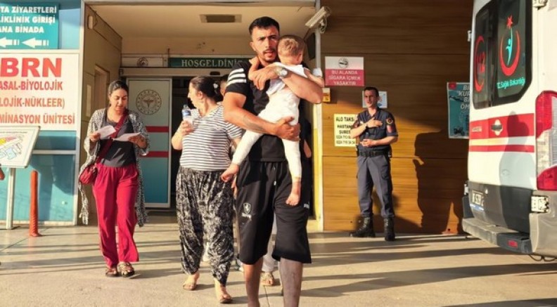 Mangal ateşine düşen çocuk yaralandı
