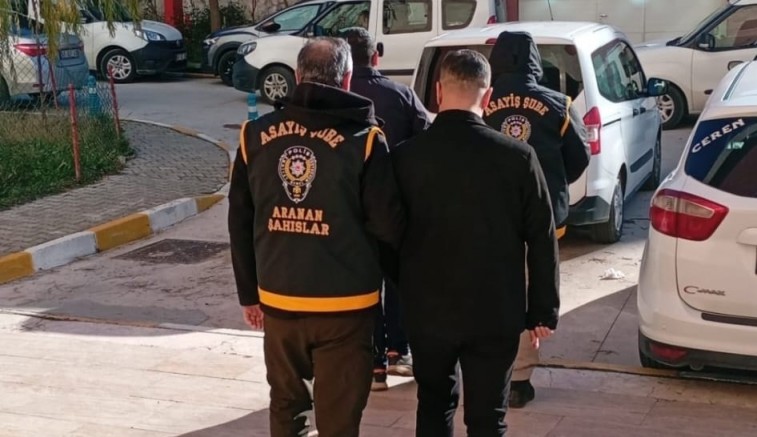 Manisa'da 2 firari yakalandı